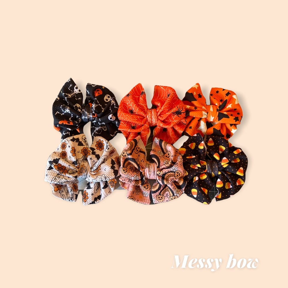 Messy bow Halloween